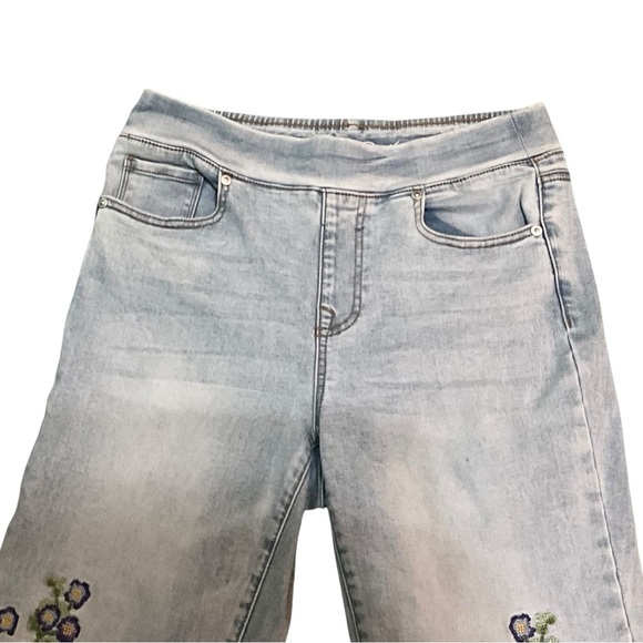 DG2 by Diane Gilman New Classic Stretch Pull on Embroidered Jeans - Picture 7 of 14